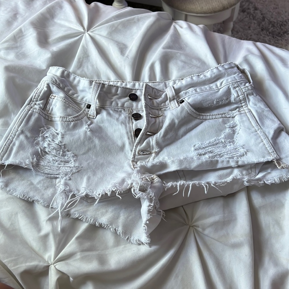 low rise distressed jean shorts - white with no stains